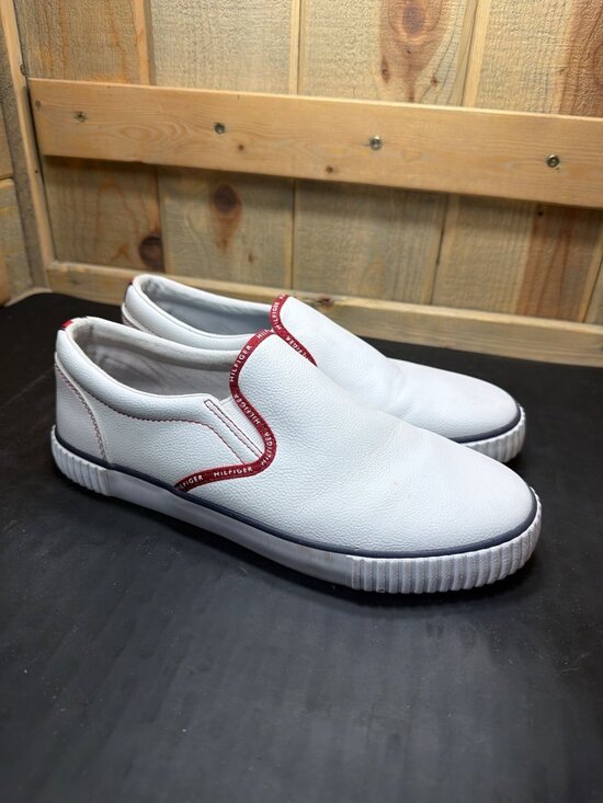 Tommy Hilfiger Shoes - Tommy Hilfiger Womens 8.5 M White Slip On Sneakers TWEASTIN2 Red Trim Shoes